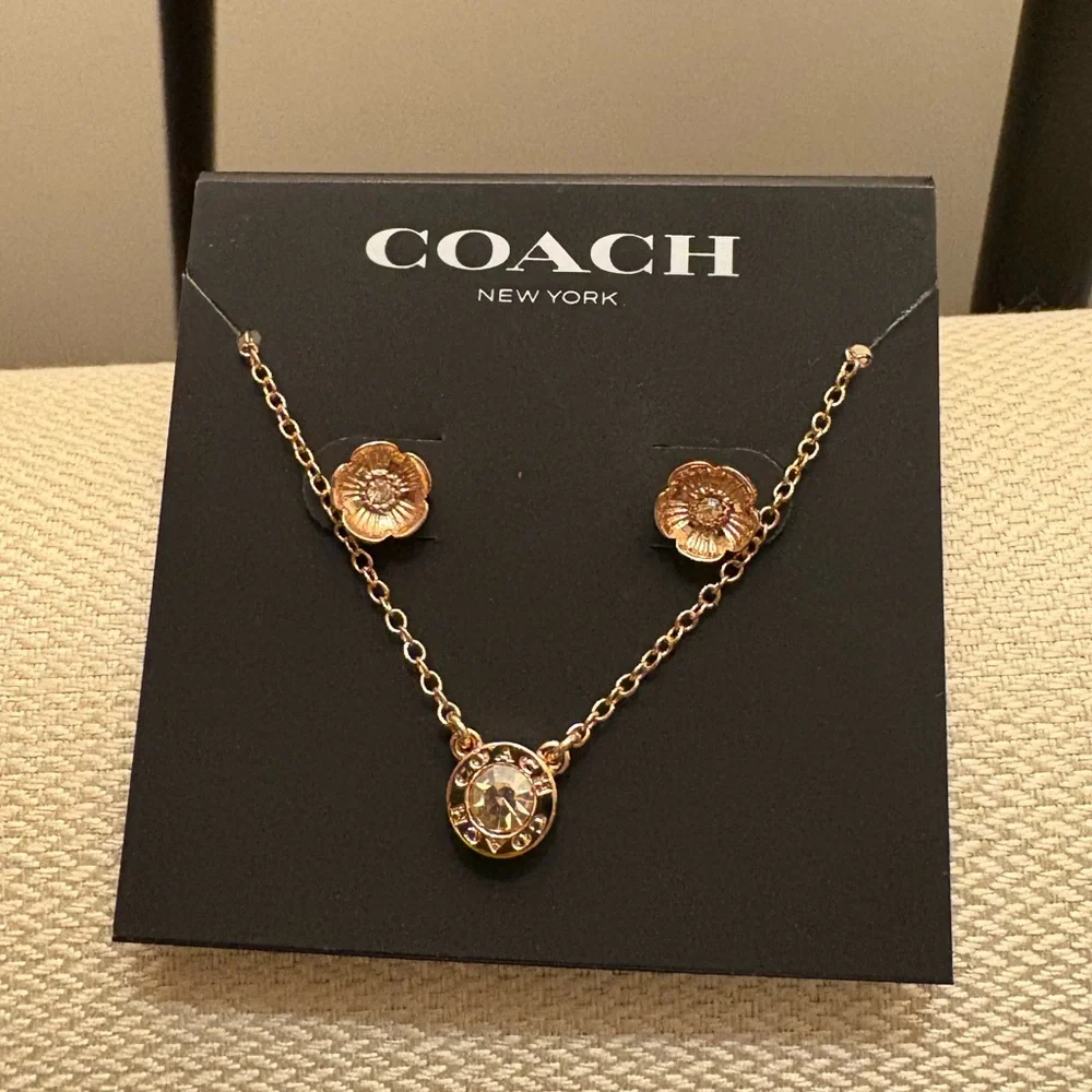 Coach Tea Rose Pendant Necklace and Earrings Gift Set | NWT | Beautiful Gift - Picture 2 of 11
